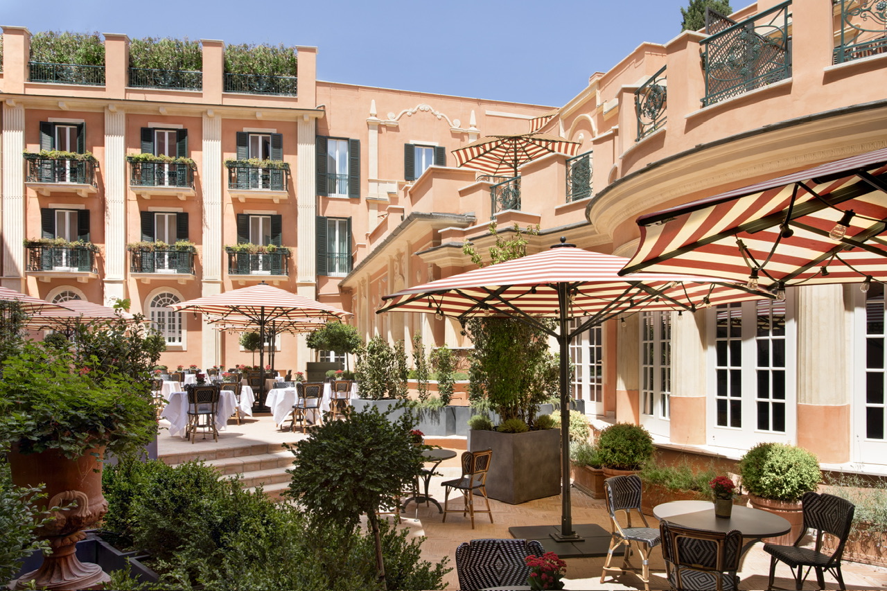 L’eleganza senza tempo dell’hotel de la Ville: un’icona di charme nel cuore di Roma