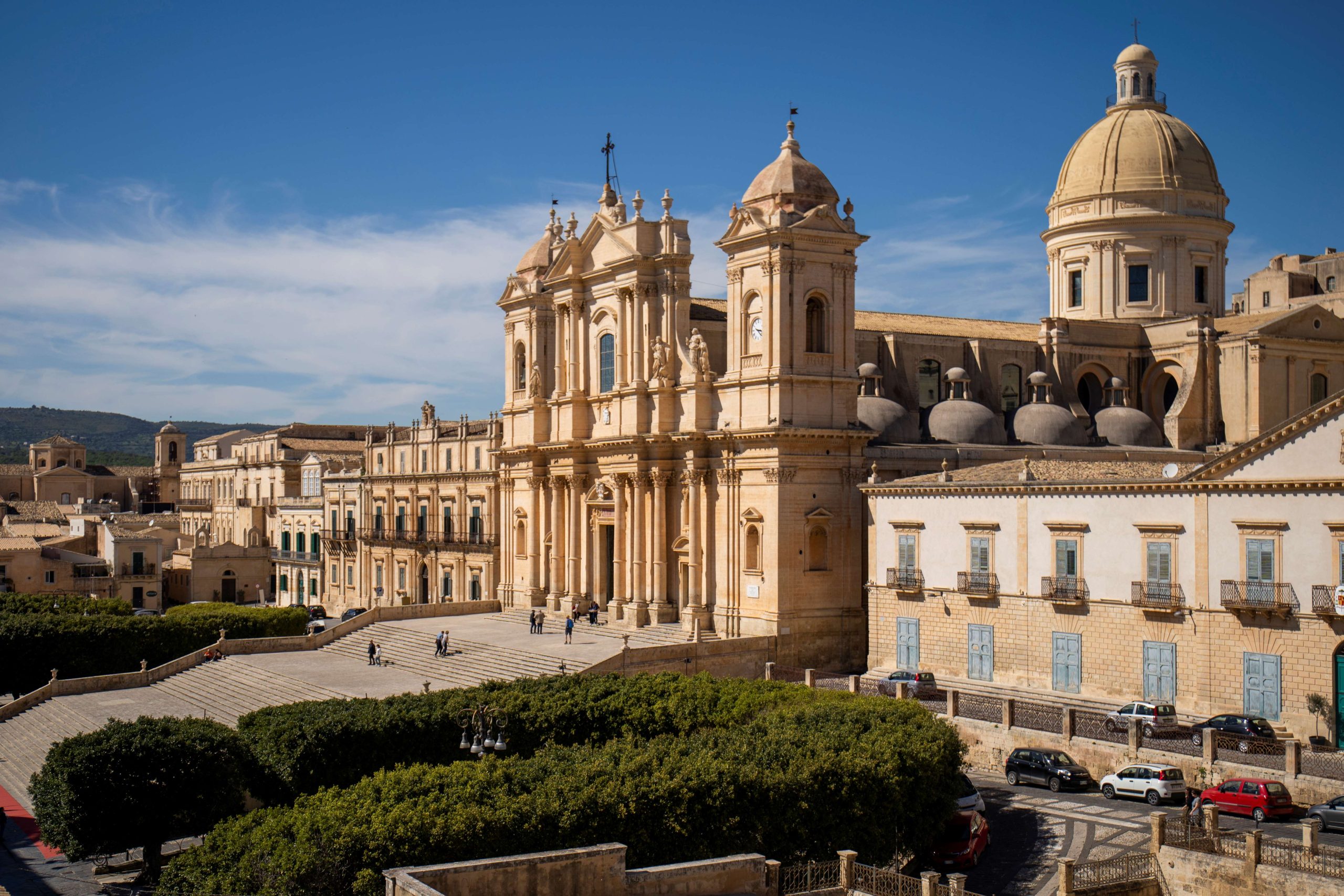 Gesti, riti, sapori di primavera. La Sicilia di Ulisse conduce in Val di Noto