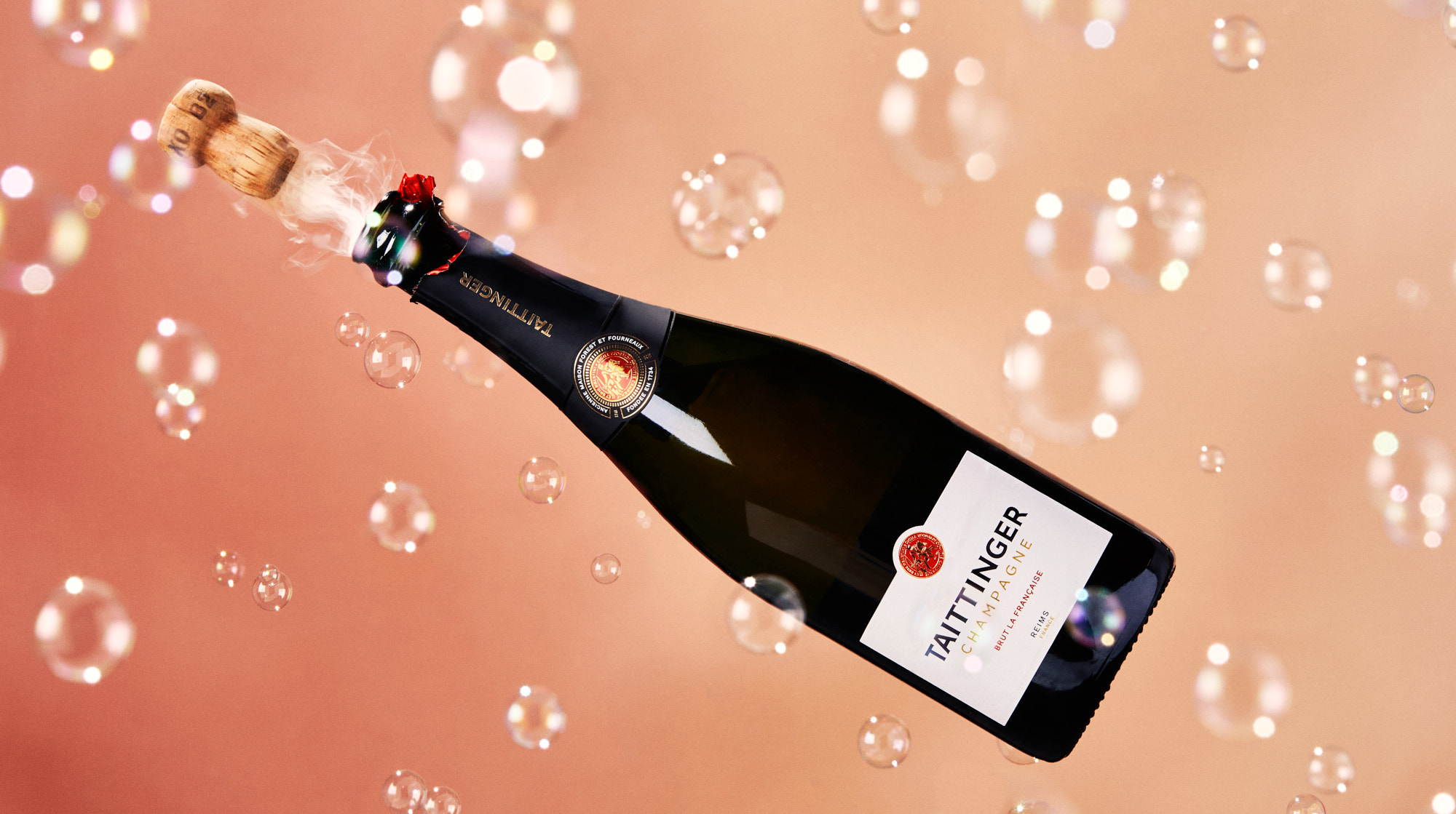 Delta Air Lines: 100 anni di eccellenza e un brindisi d’autore con Champagne Taittinger