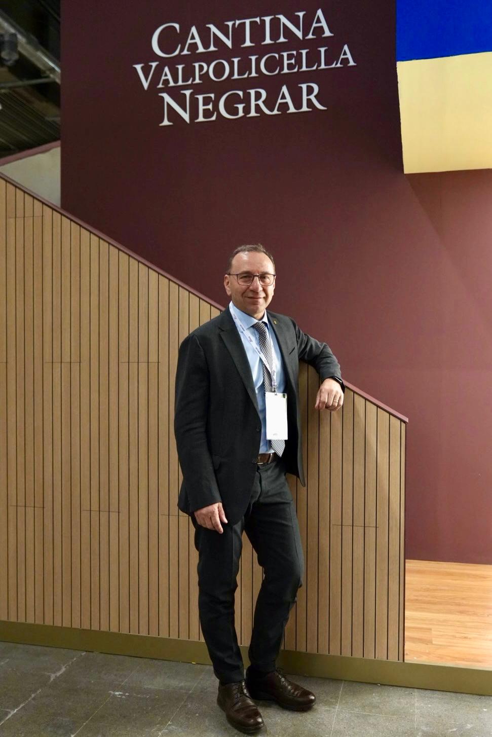 La nuova eleganza del rosso: Domini Veneti presenta un valpolicella che parla la lingua del presente