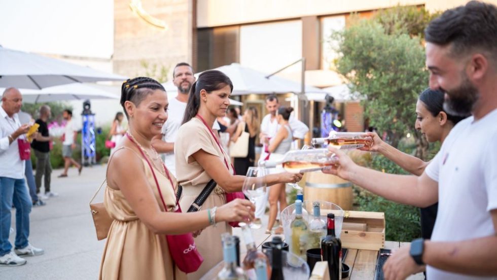 Tendenze Rosé d’Estate: dal Sinis tre vini Contini autoctoni che raccontano la Sardegna contemporanea