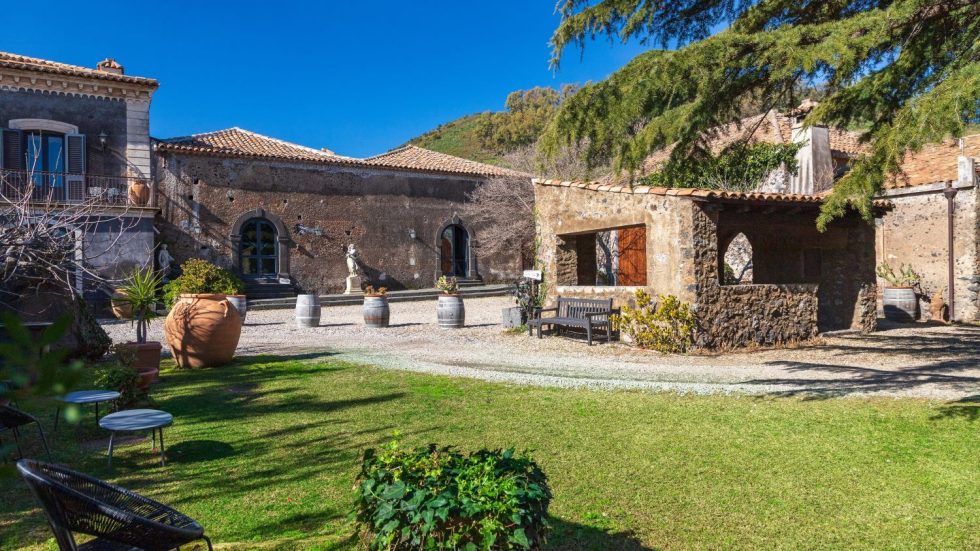 Monte Serra: la storica tenuta Benanti per scoprire i vini autentici dell’Etna