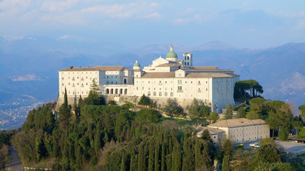 Cammini DìVini: tre appuntamenti tra novembre e dicembre 2025 nelle abbazie di Montecassino, Valvisciolo e Subiaco