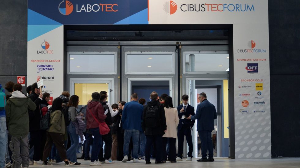 Cibus Tec Forum si è conclusa con numeri significativi: la mostra-convegno dedicata alla tecnologia per l’industria alimentare e delle bevande ha tracciato a Parma la rotta dell’innovazione