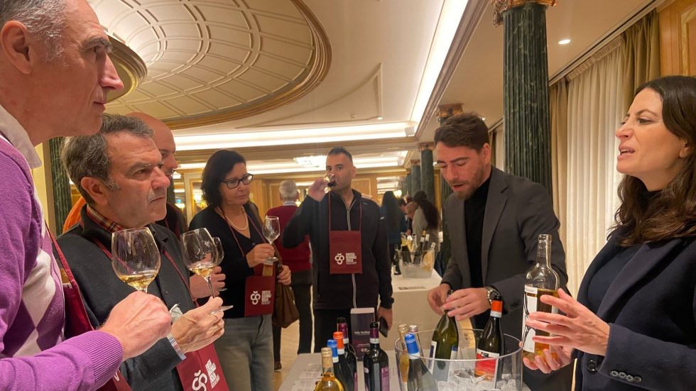 Il vino parla digitale: Smart Venues debutta a Milano e cambia l’experience