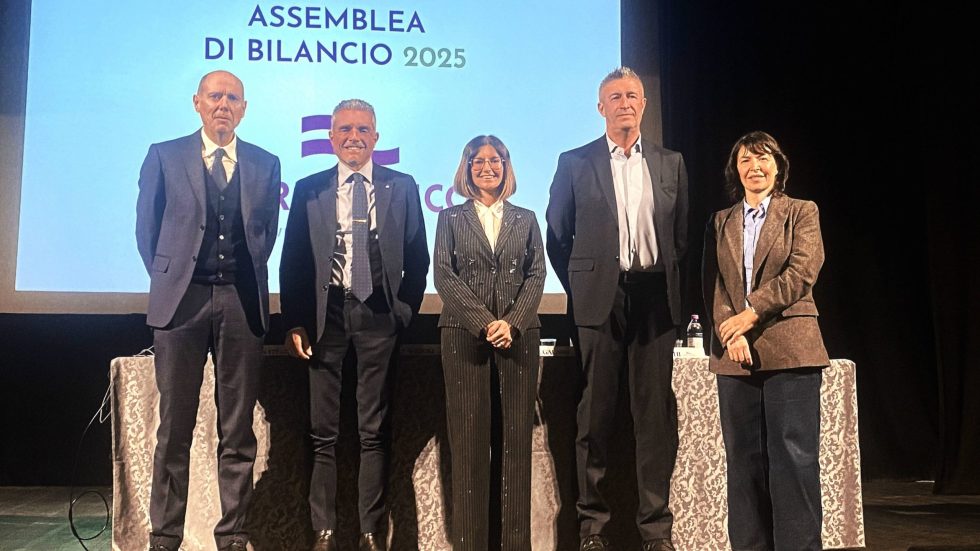 Terre Cevico chiude l’esercizio 2024-2025 confermandosi tra i principali player cooperativi del vino italiano, con numeri in crescita su fatturato, utile e export.