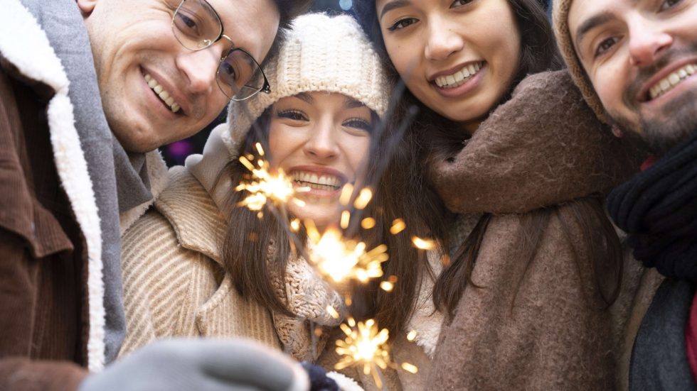 Natale 2025: 6 italiani su 10 trasformano le tradizioni tra famiglia, Friendsmas e Italian Togetherness