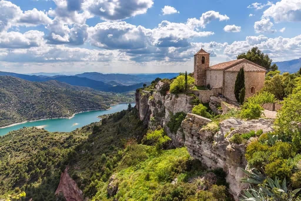 Priorat Confidential. Viaggio tra i calici nati dalla roccia che brilla