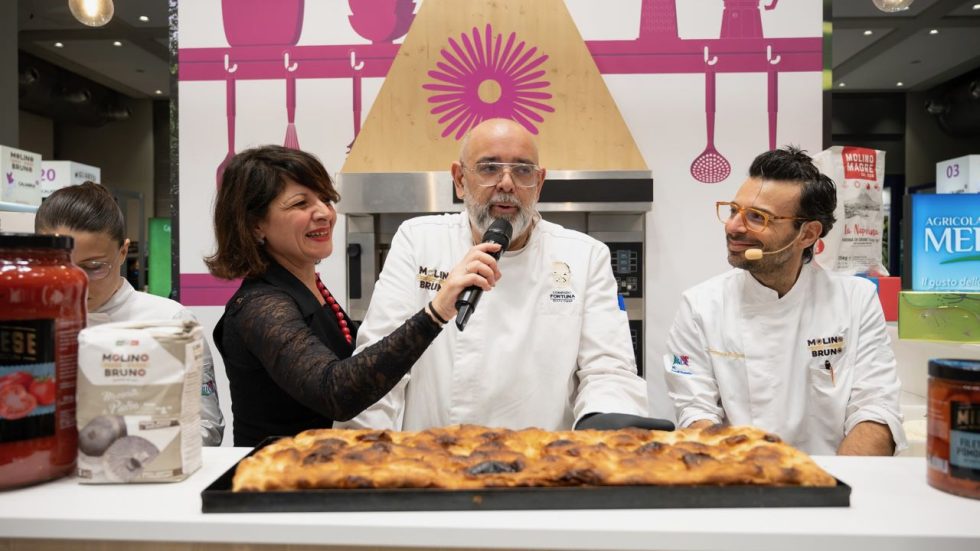 Lorenzo Fortuna incanta al Sigep 2026 con la sua pizza dolce e i suoi pani cunzati