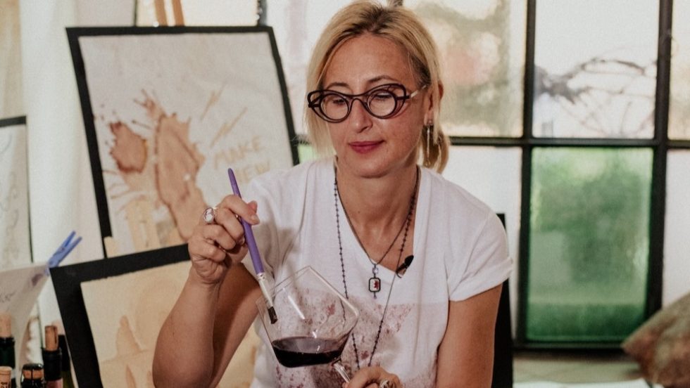 Purpleryta a Nairobi: L'artista Piemontese che dipinge con il Vino