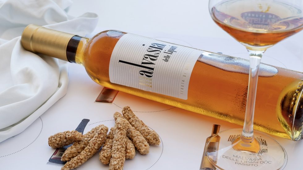 Malvasia delle Lipari Tenuta di Castellaro. Il Nettare degli Dei dalla viticoltura eroica