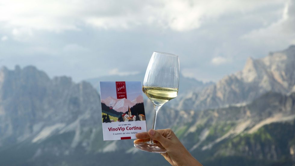 VinoVip Cortina 2026. Le grandi voci dell'enologia si incontrano ad alta quota