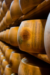 Alessandro Stocchi. Il suono del Parmigiano Reggiano e l’arte di ascoltare ciò che non si vede