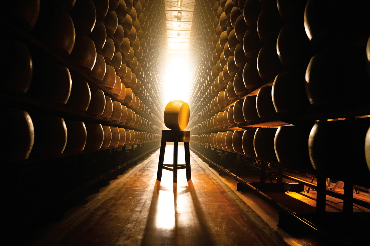 Alessandro Stocchi. Il suono del Parmigiano Reggiano e l’arte di ascoltare ciò che non si vede