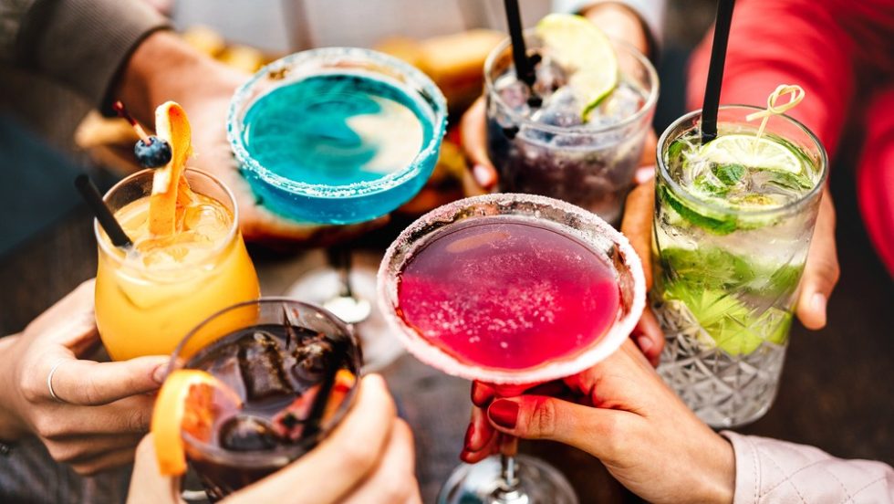 Circana: i consumatori sostituiscono l’alcol con una nuova generazione di bevande più salutari
